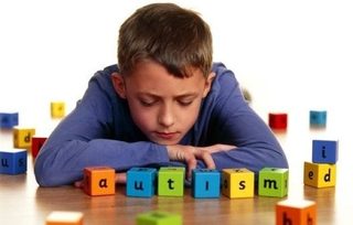 Abbracciata Collettiva iniziativa organizzata da TMA per sostenere i bambini autistici
