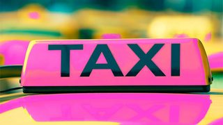 Taxi rosa, la nuova iniziativa per le donne