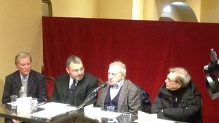 È ritornato al Teatro Trianon Viviani di Napoli il maestro Roberto De Simone.