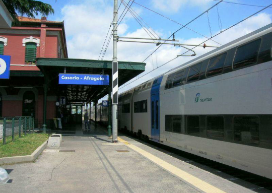 Terribile incidente alla stazione di Casoria: un uomo finisce sotto il treno
