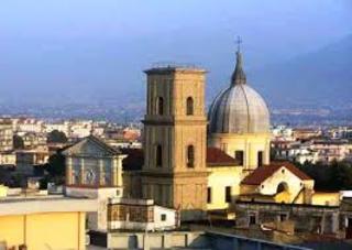 Finalmente una Commissione dedita a ricordare con gli spazi verdi, le nuove strade, l’asilo o altro, figure eccellenti della storia e della tradizione della Città di Casoria.