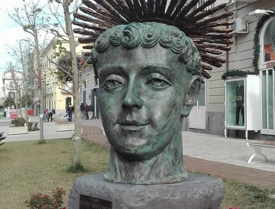 Oltre 38 quintali per la testa di Sant’Antonio più grande al mondo   