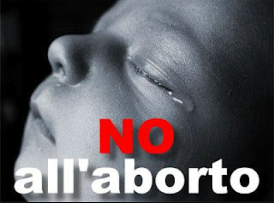 Il parroco Bello’ contro le scritte blasfeme sull’aborto