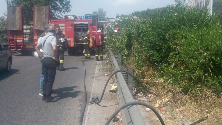 Giornata difficile a Casoria: incendi ovunque