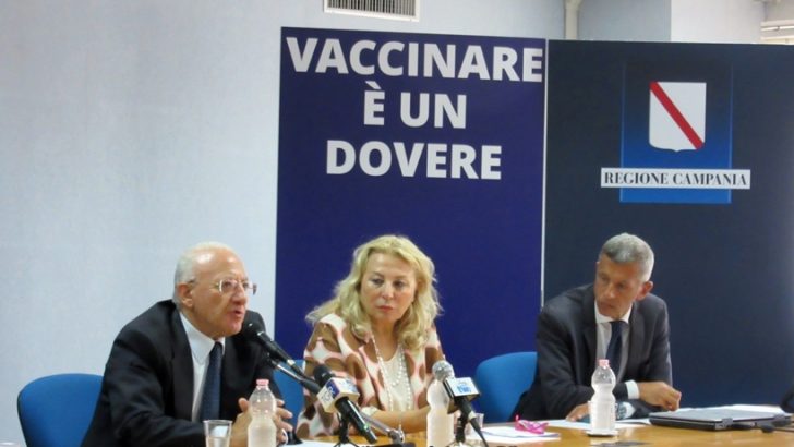 ‘Vaccinare è un obbligo’, De Luca alla conferenza stampa sul tema delle vaccinazioni in Campania