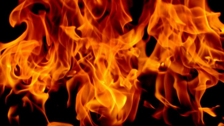 Un’altra notte di fuoco e veleno: Casoria brucia indisturbata