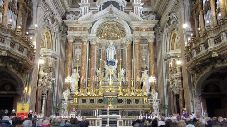 Celebrati a Napoli i funerali di padre Massimo Rastrelli, protagonista della lotta all’usura