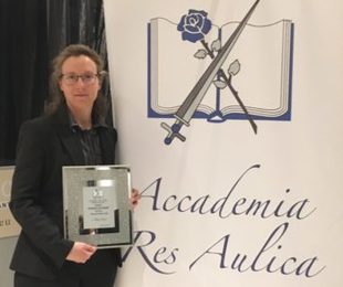 Elena Torre insignita dall’Accademia Res Aulica di un prestigioso riconoscimento