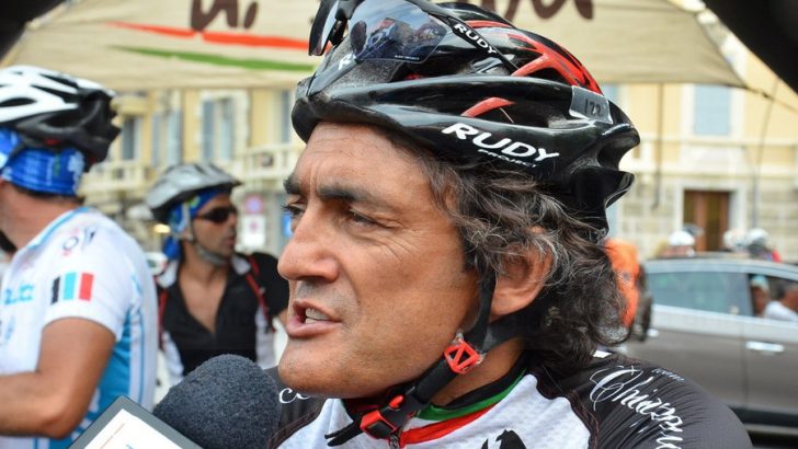 Chiappucci scatta a Capri in bici all’inseguimento della leggenda Fausto Coppi