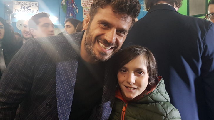 Galà a Scampia per il vincitore dell’Isola dei Famosi 2019.