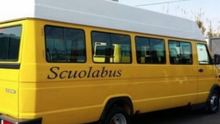 Frattamaggiore. Autobus non in regola,  gli agenti bloccano la gita scolastica.