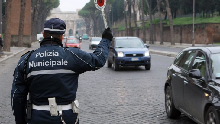 “A Marigliano, Calvizzano e Frattamaggiore atto vile e grave nei confronti della Polizia Municipale