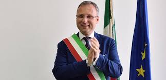 Domani presentazione della giunta comunale del Sindaco Raffaele Bene