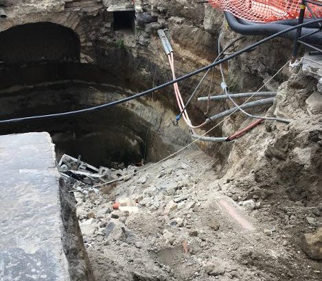 Lavori alla voragine in Largo San Mauro.