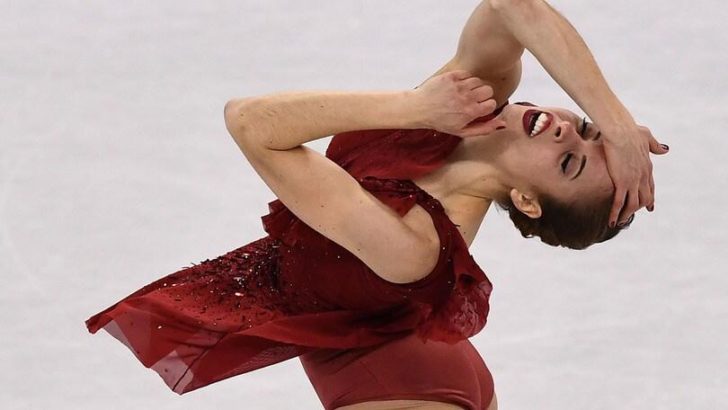 Carolina Kostner, lo scatto del suo lato b è da urlo: in tilt 120 mila follower.