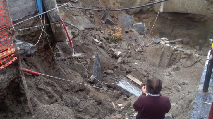 Le piogge torrenziali allargano la voragine di largo San Mauro