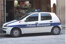 La Polizia Municipale: “Rimosse le luminarie non legali”