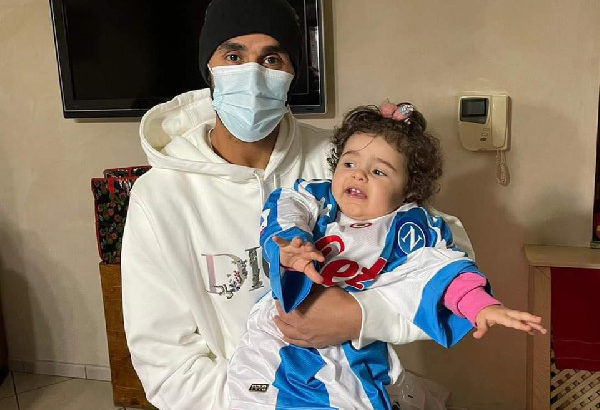 “Aiutiamo la piccola Rosanna”, anche Ghoulam partecipa alla raccolta fondi e le fa visita