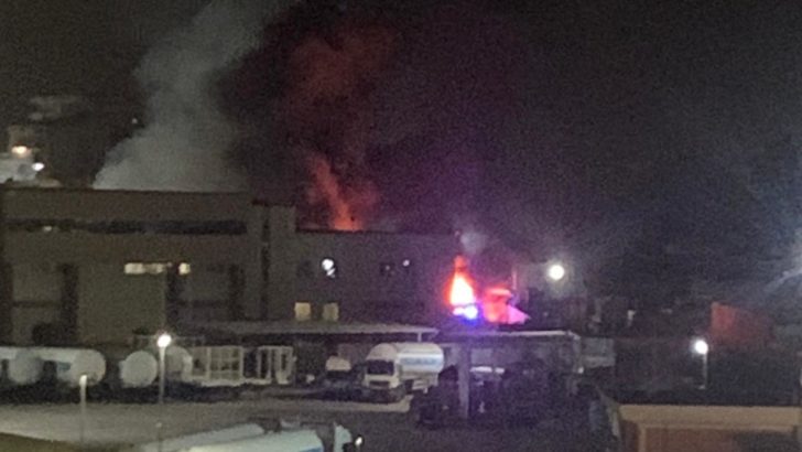 VIDEO – Incendio a Via Capri: tempestivo intervento dei Vigili del Fuoco