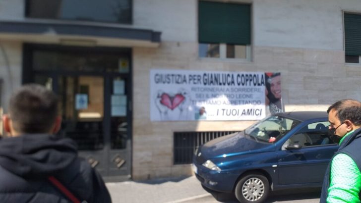 Tanta commozione ai funerali di Gianluca Coppola