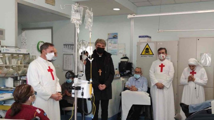 L’arcivescovo di Napoli Don Mimmo Battaglia all’Ospedale di Casoria