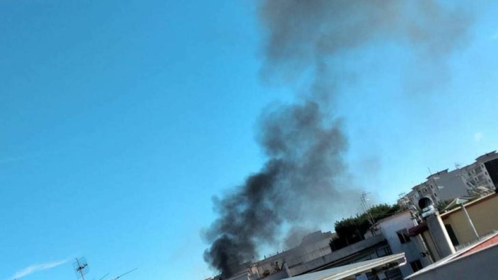 Casoria, incendio a Piazza Trieste e Trento: fondamentale l’intervento dei Carabinieri