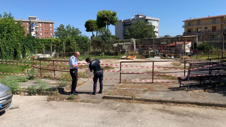 Blitz della Polizia Locale nel complesso Iacp, fioccano denunce: scoperti abusi edilizi nell’area della pista di pattinaggio