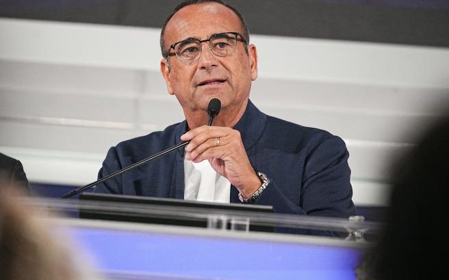 Sanremo 2025: Carlo Conti torna e conquista l’Ariston con il 65,3% di share