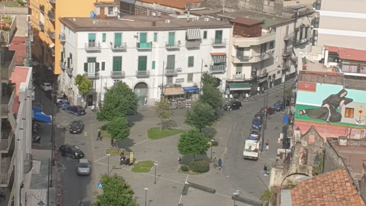 Piazza Domenico Cirillo, un obbrobrio urbanistico.