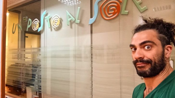 Errico Liguori nel cast di “Un posto al sole”: un rituale d’infanzia che diventa realtà