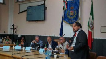 Casoria, Consiglio Comunale per il riconoscimento internazionale della Palestina e una “pietra di memoria” per tutti i bambini innocenti vittime del conflitto