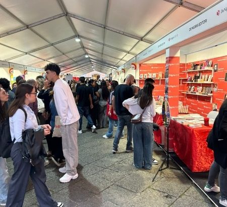 Campania Libri Festival: De Nigris Editore con i suoi brand stand 54 e le donne al centro del piano editoriale 2025/2026