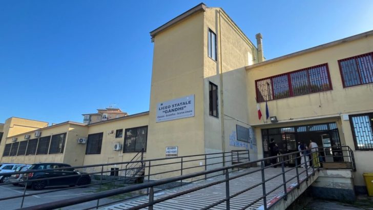 Dal plesso Torrente al nuovo polo scolastico: cosa succede davvero al liceo Gandhi